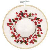 Broderie de noël couronne rouge