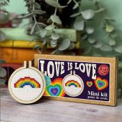 kit point de croix - love is love